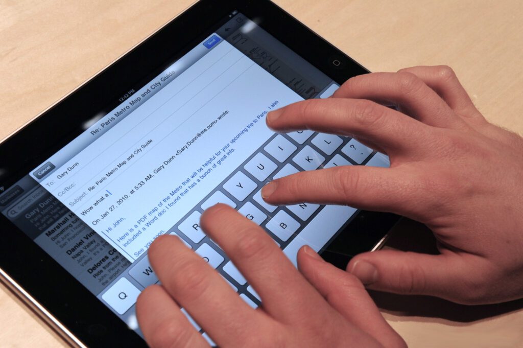 How To Fix A Split Keyboard On An IPad | IResQ Device Repair